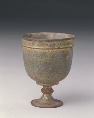 图片[1]-Gilded hunting cup with carved human and horse patterns-China Archive